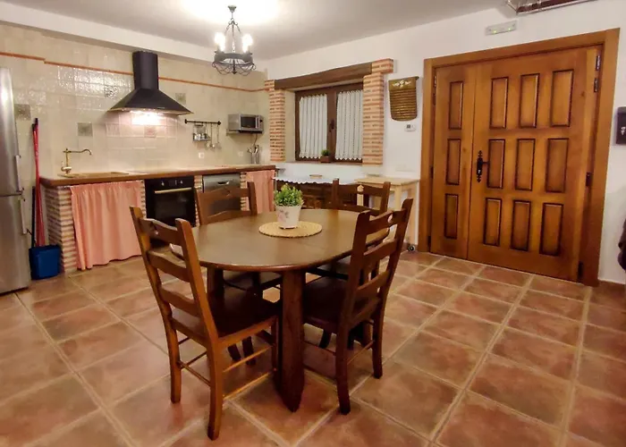 Alameda Ii Con Chimenea Salon Y Barbacoa En Patio 度假居 *